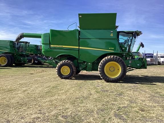 Image of John Deere S770 equipment image 2