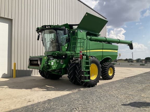 Image of John Deere S770 equipment image 1