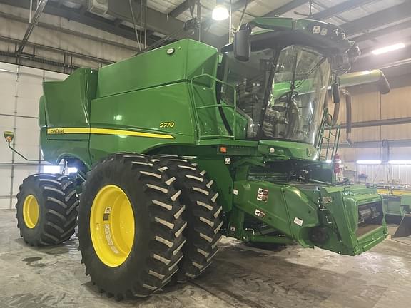 Image of John Deere S770 equipment image 2