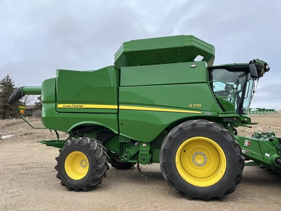 Image of John Deere S770 equipment image 3