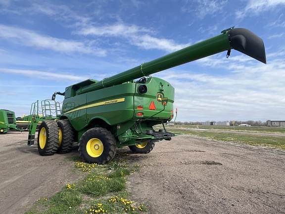 Image of John Deere S770 equipment image 3