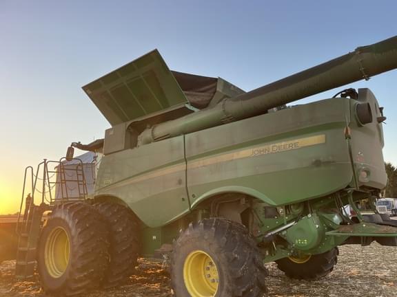 Image of John Deere S770 equipment image 1