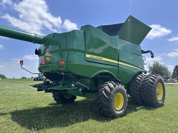 Image of John Deere S770 equipment image 2