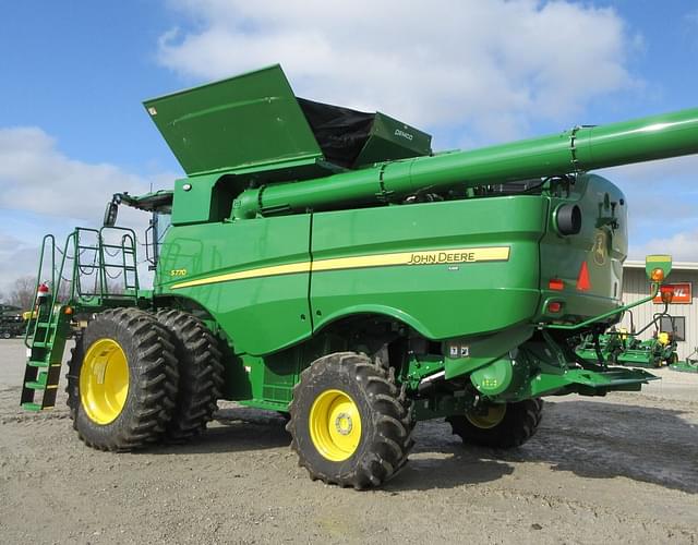 Image of John Deere S770 equipment image 2