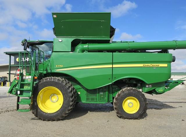 Image of John Deere S770 equipment image 1