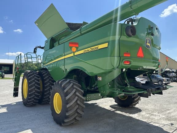 Image of John Deere S770 equipment image 4
