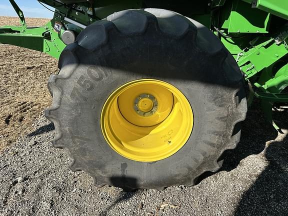 Image of John Deere S770 equipment image 4