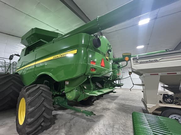 Image of John Deere S770 equipment image 2