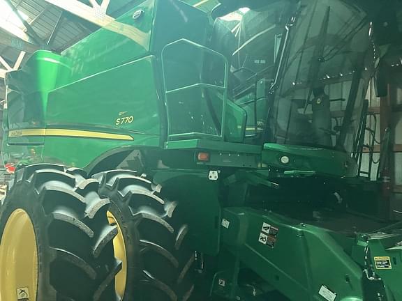 Image of John Deere S770 equipment image 1