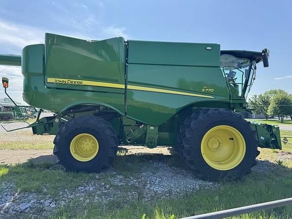 Image of John Deere S770 equipment image 1
