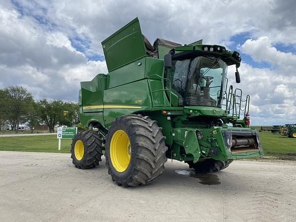 Image of John Deere S770 equipment image 2