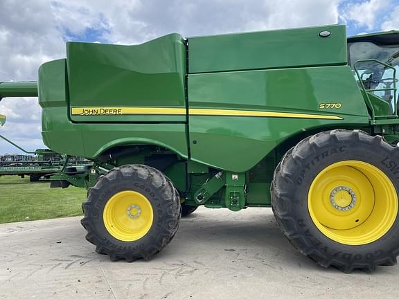Image of John Deere S770 equipment image 3