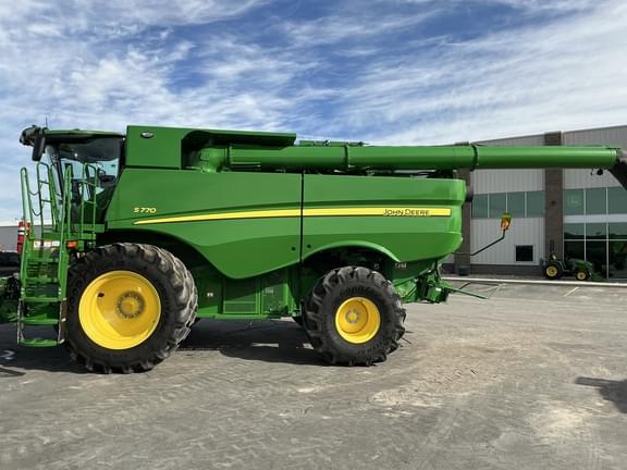 Image of John Deere S770 equipment image 1