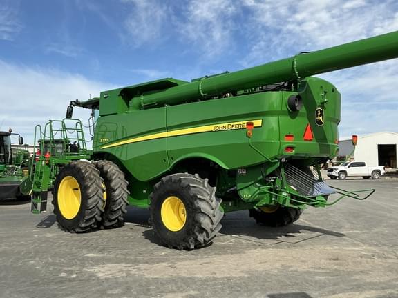 Image of John Deere S770 equipment image 2