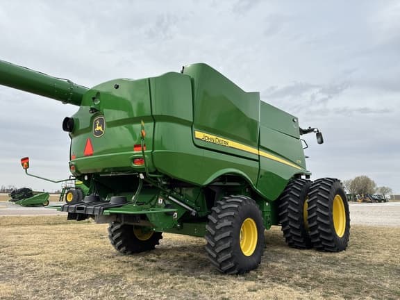 Image of John Deere S770 equipment image 4