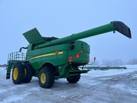 Image of John Deere S770 equipment image 2