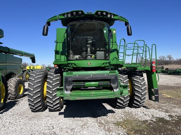 Image of John Deere S770 equipment image 2