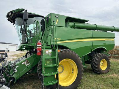 Image of John Deere S770 Image 0