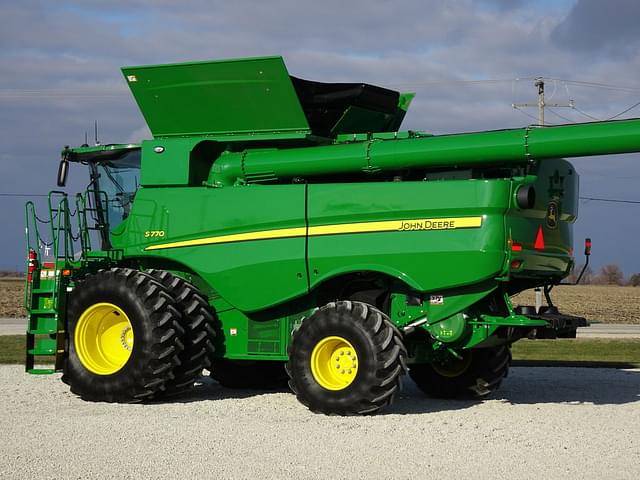 Image of John Deere S770 equipment image 4