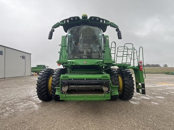 Image of John Deere S770 equipment image 1