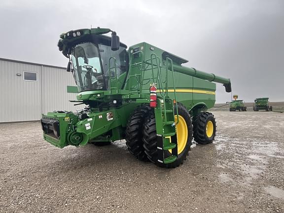 Image of John Deere S770 equipment image 2