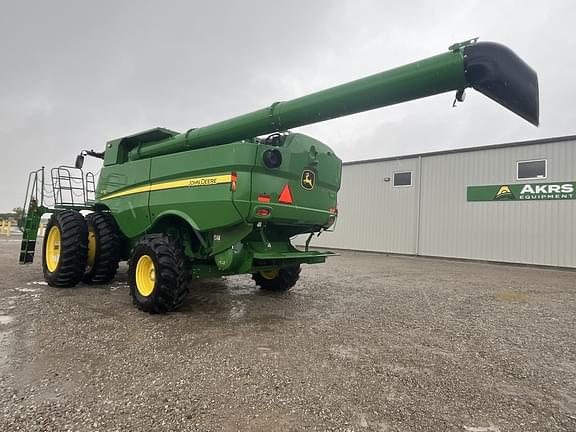 Image of John Deere S770 equipment image 3