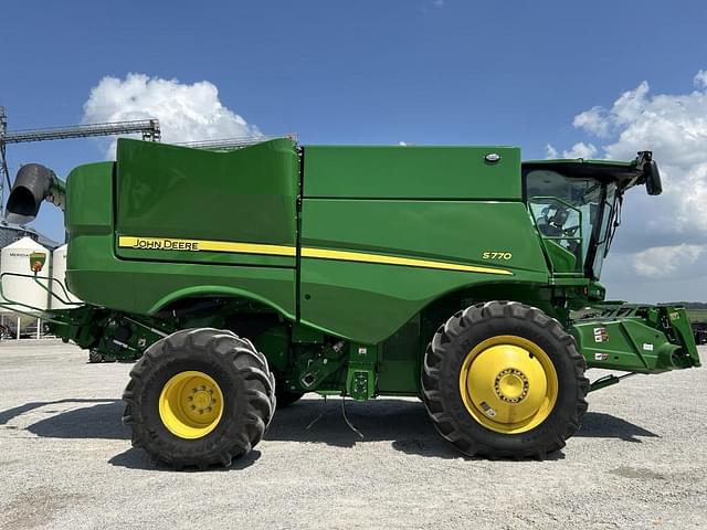 Image of John Deere S770 equipment image 3