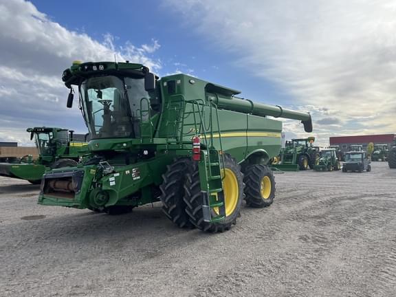Image of John Deere S770 equipment image 1