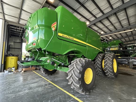Image of John Deere S770 equipment image 4