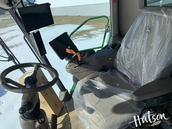 Image of John Deere S770 equipment image 4