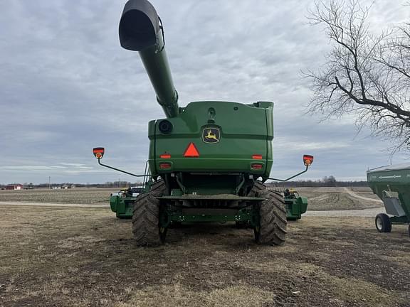 Image of John Deere S770 equipment image 2