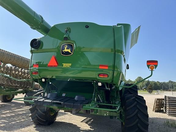 Image of John Deere S770 equipment image 1