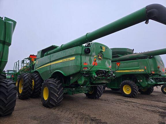 Image of John Deere S770 equipment image 1