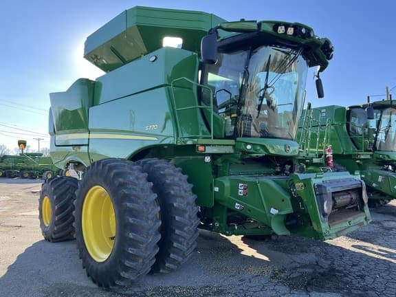 Image of John Deere S770 equipment image 1