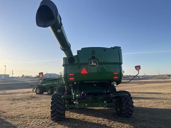 Image of John Deere S770 equipment image 4