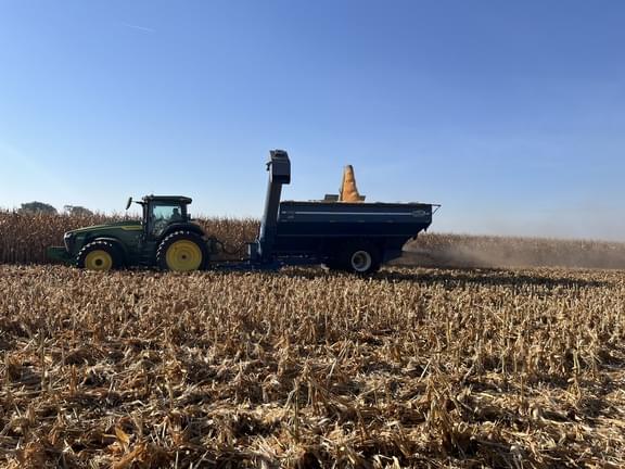 Image of John Deere S770 equipment image 2