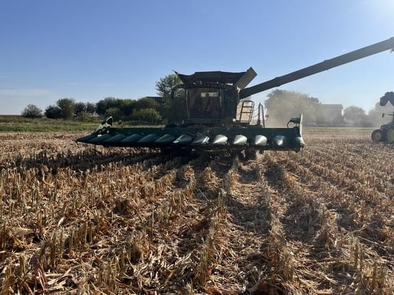 Image of John Deere S770 Primary image