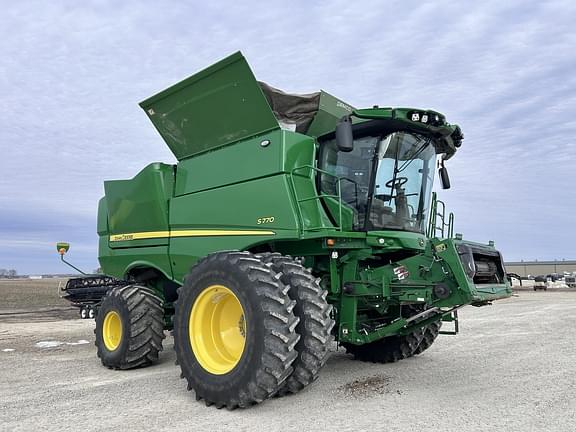 Image of John Deere S770 equipment image 1