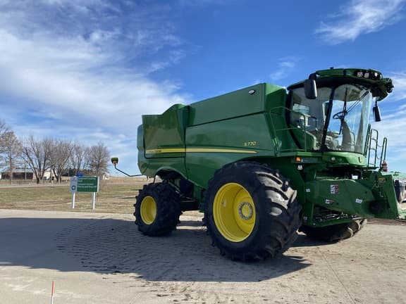 Image of John Deere S770 equipment image 4