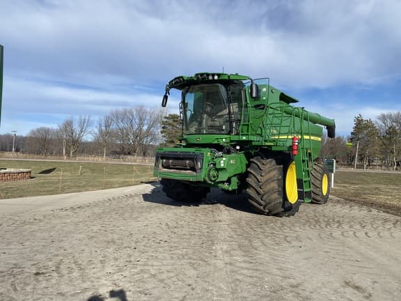Image of John Deere S770 equipment image 1