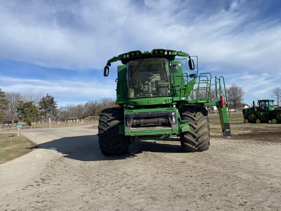 Image of John Deere S770 equipment image 2