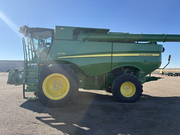 Image of John Deere S770 equipment image 2