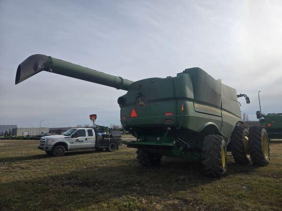 Image of John Deere S770 equipment image 2