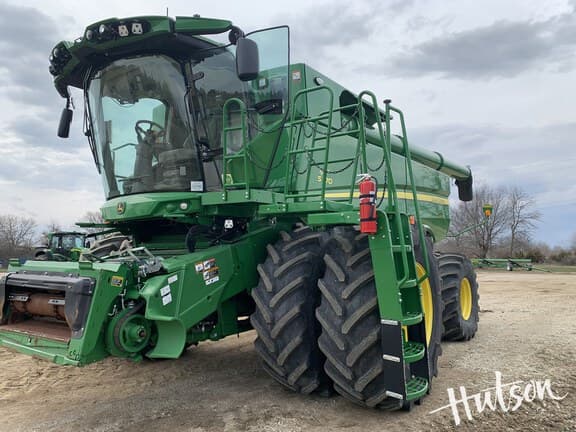 Image of John Deere S770 equipment image 1