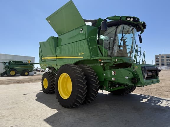 Image of John Deere S770 equipment image 1