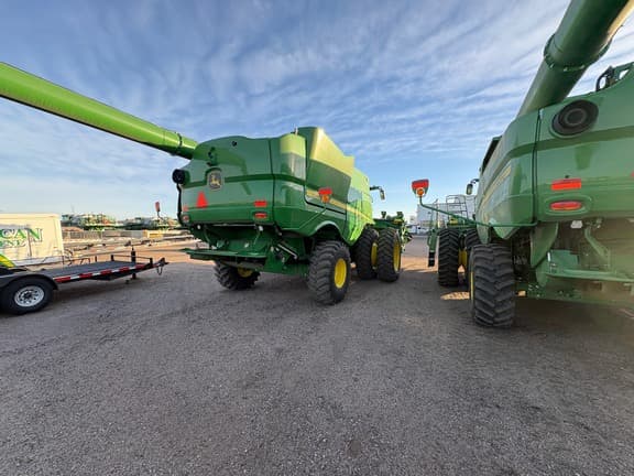 Image of John Deere S770 equipment image 2