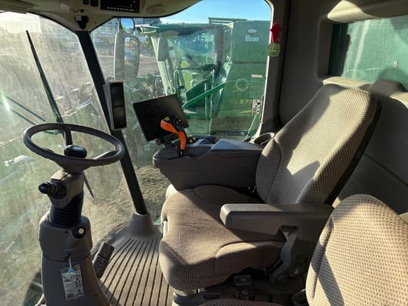 Image of John Deere S770 equipment image 4