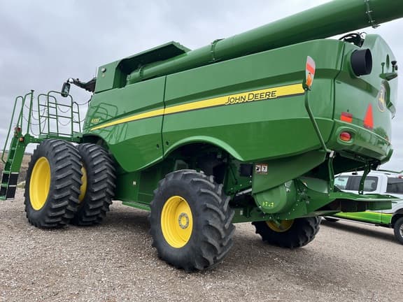 Image of John Deere S770 equipment image 1