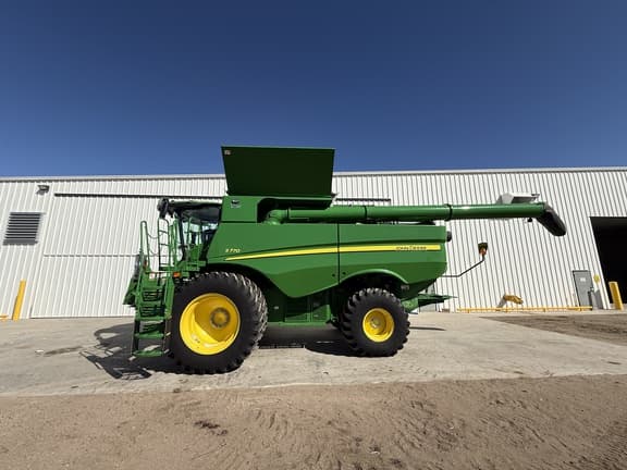 Image of John Deere S770 equipment image 4