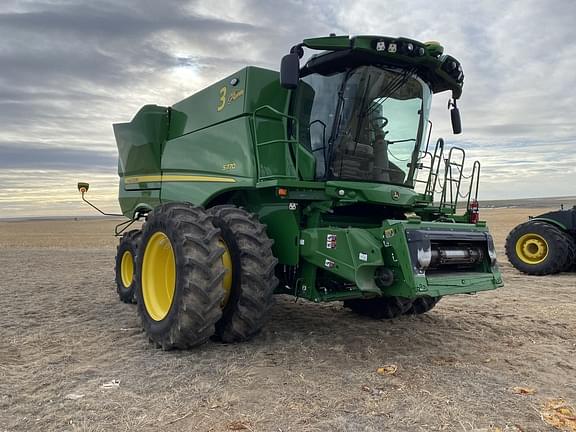 Image of John Deere S770 equipment image 1